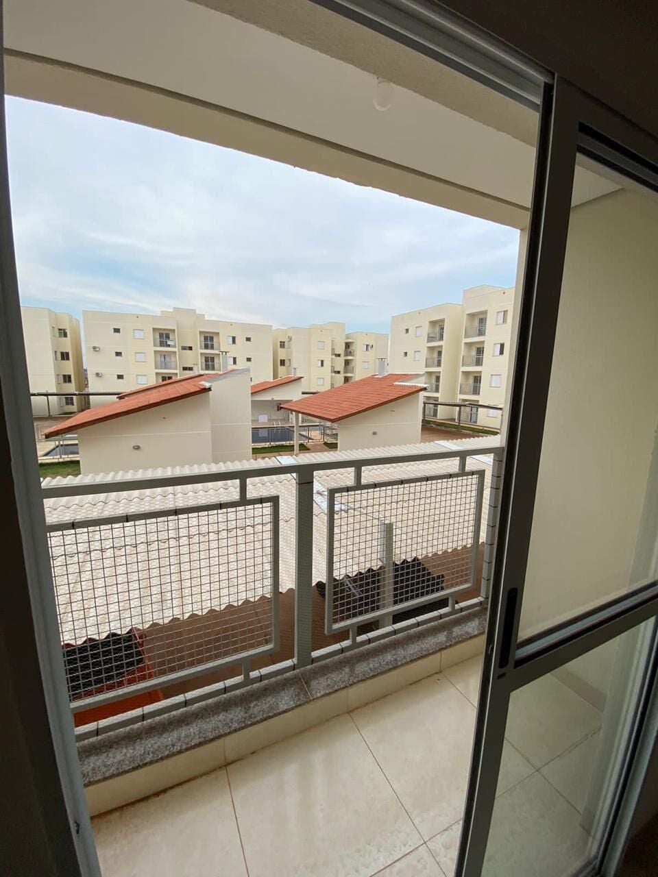 Foto 2 de Apartamento no Condominio Zurick